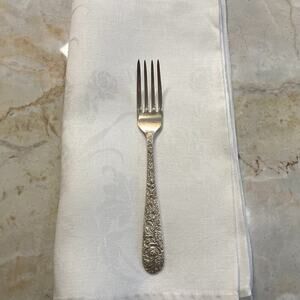 White Linen Napkins Chrysanthemum Floral (Set of 6), Holiday, Dinner, Cocktails